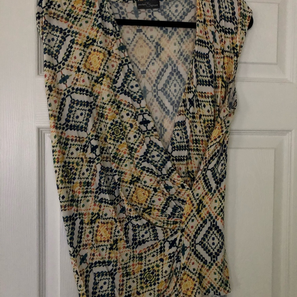 Market and Spruce wrap top
